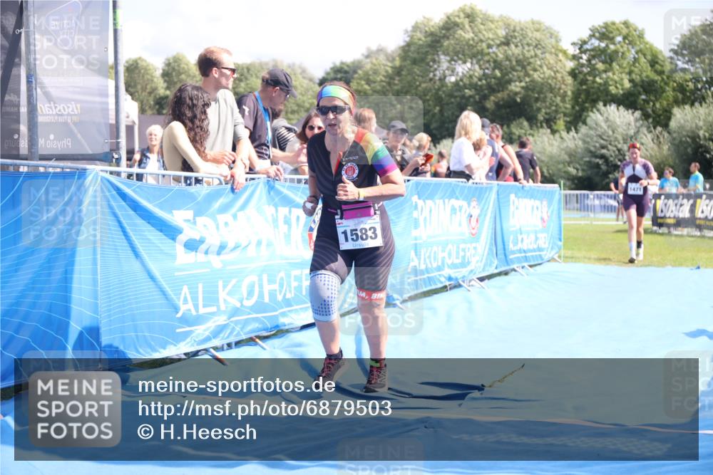 25.08.2024 - Elbe Triathlon Hamburg H.Heesch http://msf.ph/oto/6879503 25.08.2024 12:16:25 Ziel 1471, 1583, 1667 meine-sportfotos.de