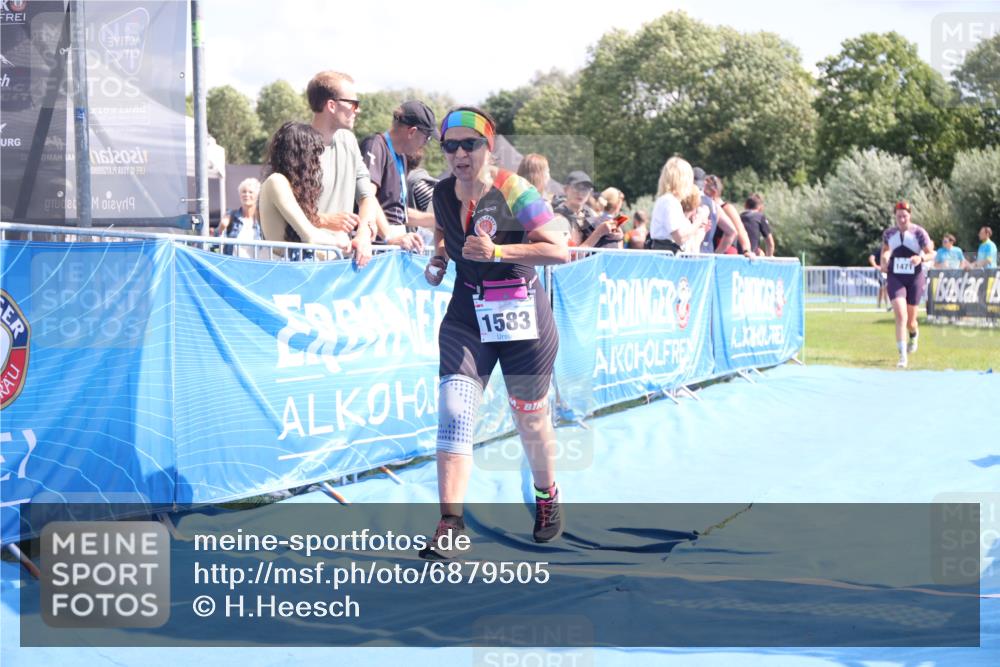 25.08.2024 - Elbe Triathlon Hamburg H.Heesch http://msf.ph/oto/6879505 25.08.2024 12:16:25 Ziel 1471, 1583, 1667 meine-sportfotos.de