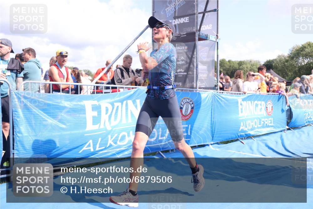 25.08.2024 - Elbe Triathlon Hamburg H.Heesch http://msf.ph/oto/6879506 25.08.2024 11:51:45 Ziel 1480, 1559 meine-sportfotos.de