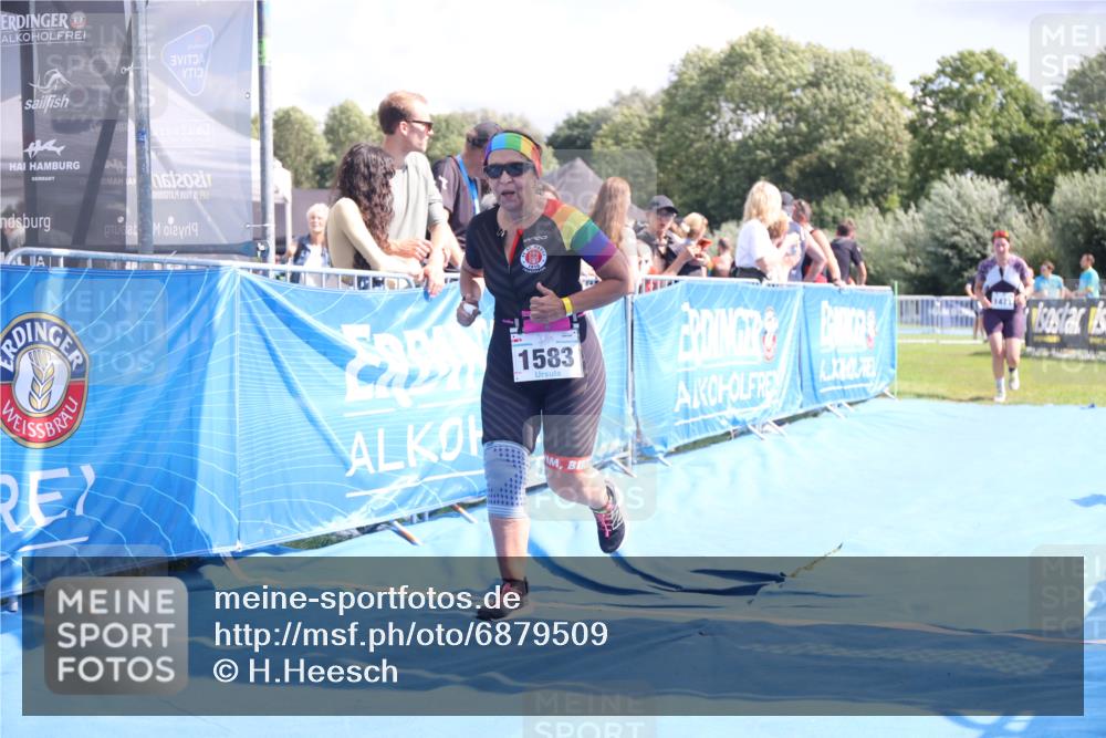 25.08.2024 - Elbe Triathlon Hamburg H.Heesch http://msf.ph/oto/6879509 25.08.2024 12:16:25 Ziel 1471, 1583, 1667 meine-sportfotos.de