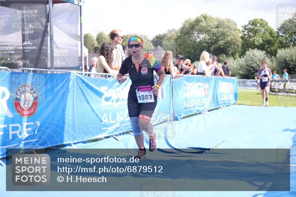 25.08.2024 - Elbe Triathlon Hamburg H.Heesch http://msf.ph/oto/6879512 25.08.2024 12:16:25 Ziel 1471, 1583, 1667 meine-sportfotos.de