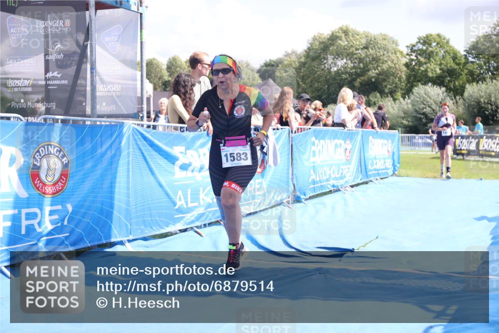 25.08.2024 - Elbe Triathlon Hamburg H.Heesch http://msf.ph/oto/6879514 25.08.2024 12:16:25 Ziel 1471, 1583, 1667 meine-sportfotos.de