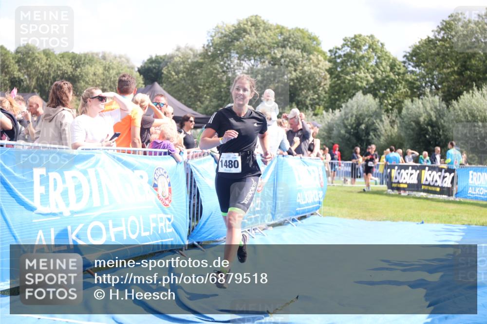 25.08.2024 - Elbe Triathlon Hamburg H.Heesch http://msf.ph/oto/6879518 25.08.2024 11:51:47 Ziel 1480, 1559 meine-sportfotos.de