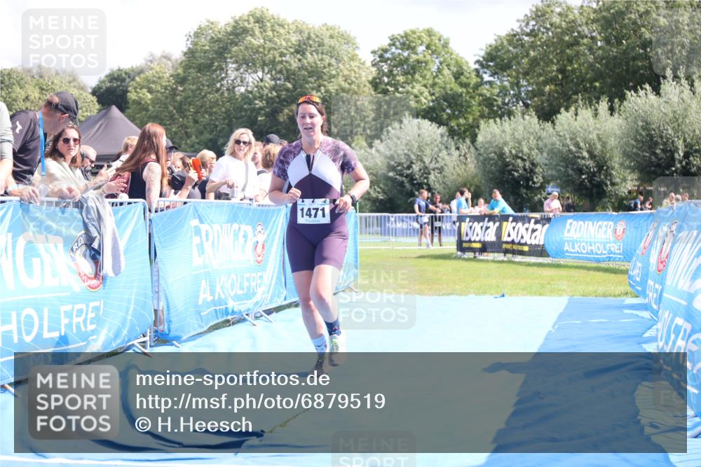 25.08.2024 - Elbe Triathlon Hamburg H.Heesch http://msf.ph/oto/6879519 25.08.2024 12:16:28 Ziel 1471, 1583, 1667 meine-sportfotos.de