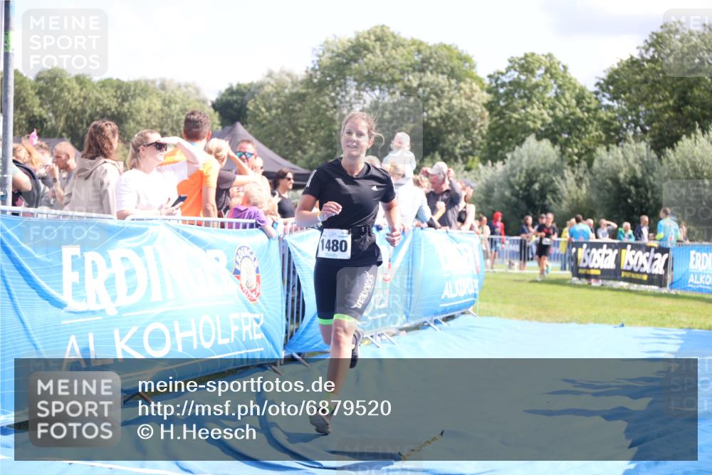 25.08.2024 - Elbe Triathlon Hamburg H.Heesch http://msf.ph/oto/6879520 25.08.2024 11:51:47 Ziel 1480, 1559 meine-sportfotos.de