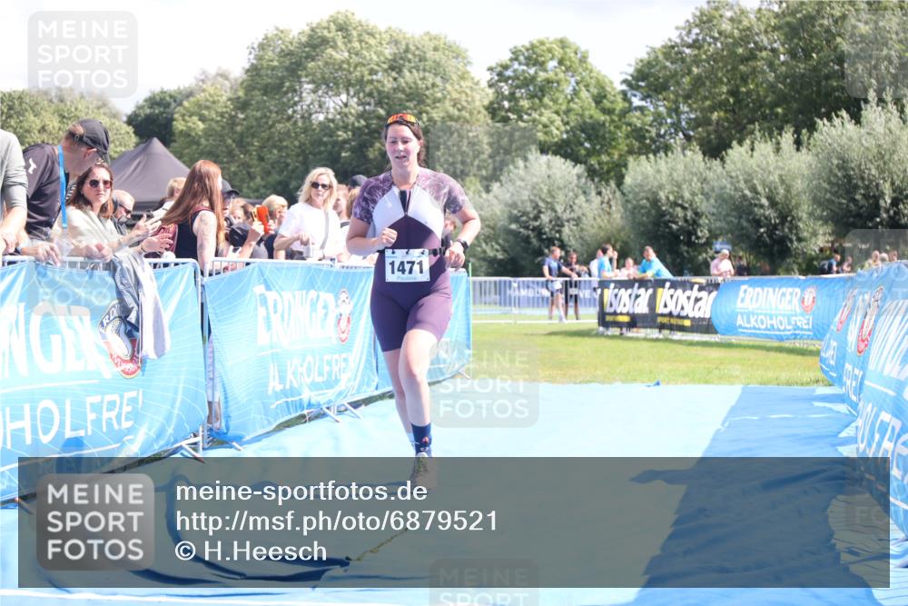 25.08.2024 - Elbe Triathlon Hamburg H.Heesch http://msf.ph/oto/6879521 25.08.2024 12:16:28 Ziel 1471, 1583, 1667 meine-sportfotos.de