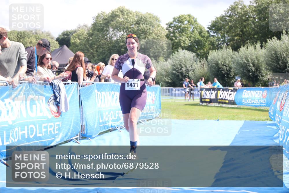 25.08.2024 - Elbe Triathlon Hamburg H.Heesch http://msf.ph/oto/6879528 25.08.2024 12:16:28 Ziel 1471, 1583, 1667 meine-sportfotos.de