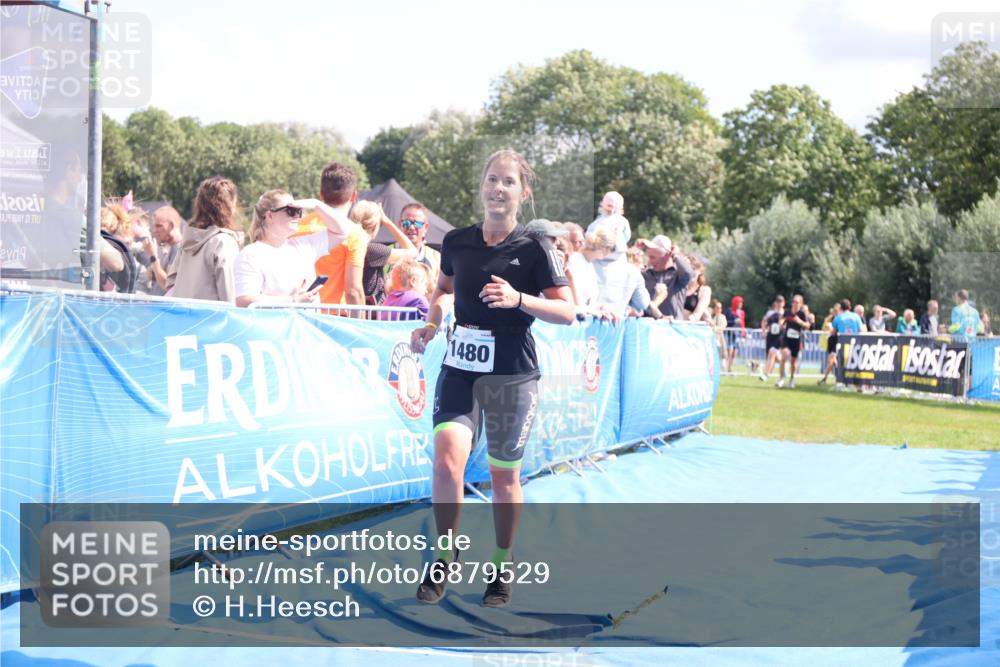 25.08.2024 - Elbe Triathlon Hamburg H.Heesch http://msf.ph/oto/6879529 25.08.2024 11:51:47 Ziel 1480, 1559 meine-sportfotos.de