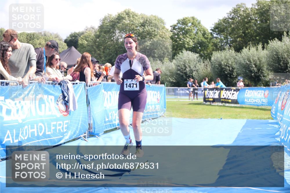 25.08.2024 - Elbe Triathlon Hamburg H.Heesch http://msf.ph/oto/6879531 25.08.2024 12:16:28 Ziel 1471, 1583, 1667 meine-sportfotos.de