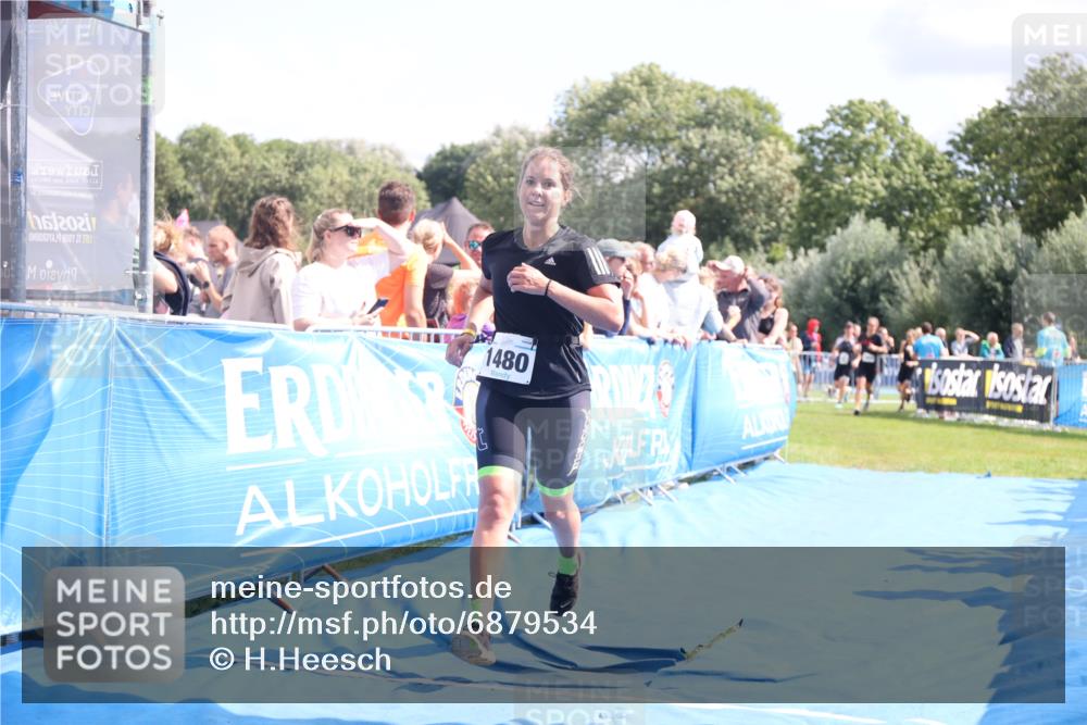 25.08.2024 - Elbe Triathlon Hamburg H.Heesch http://msf.ph/oto/6879534 25.08.2024 11:51:48 Ziel 1480, 1559, 1849 meine-sportfotos.de