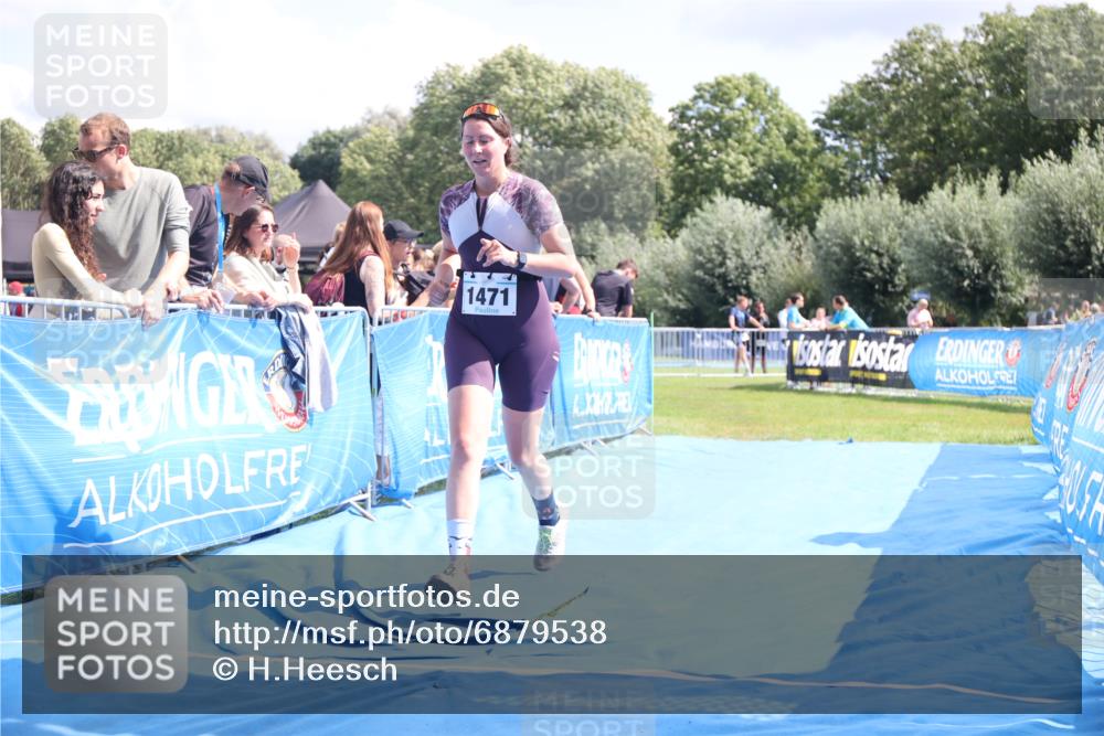 25.08.2024 - Elbe Triathlon Hamburg H.Heesch http://msf.ph/oto/6879538 25.08.2024 12:16:29 Ziel 1471, 1583, 1667 meine-sportfotos.de