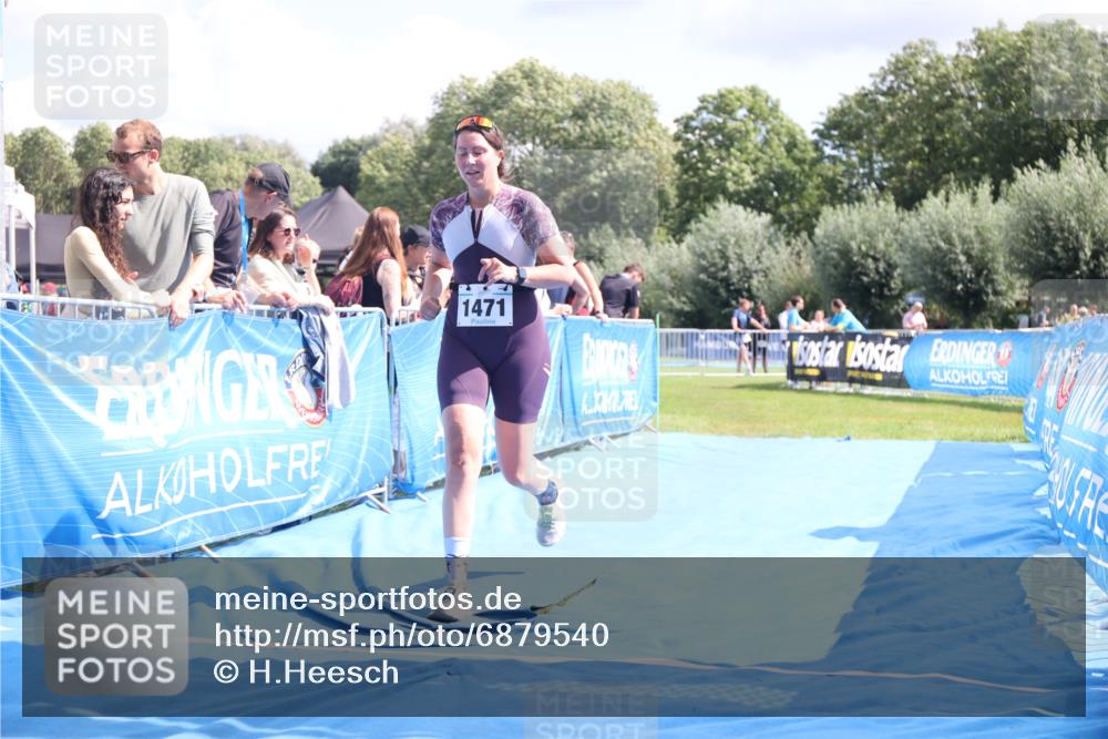 25.08.2024 - Elbe Triathlon Hamburg H.Heesch http://msf.ph/oto/6879540 25.08.2024 12:16:29 Ziel 1471, 1583, 1667 meine-sportfotos.de