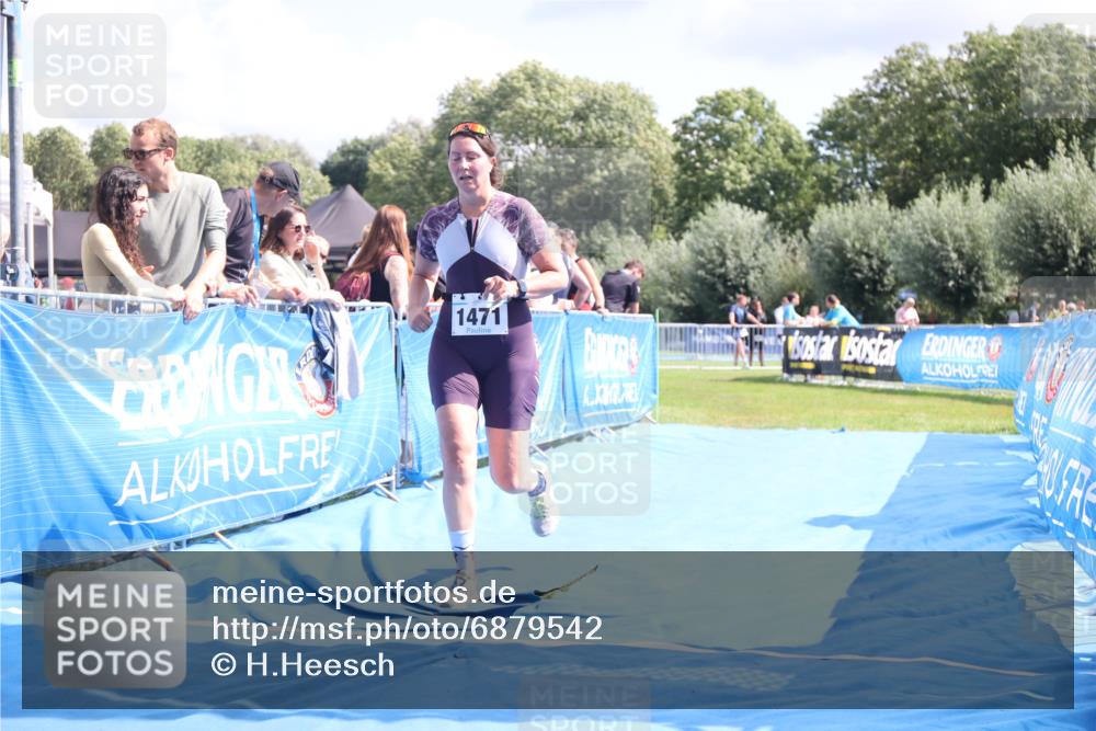 25.08.2024 - Elbe Triathlon Hamburg H.Heesch http://msf.ph/oto/6879542 25.08.2024 12:16:29 Ziel 1471, 1583, 1667 meine-sportfotos.de