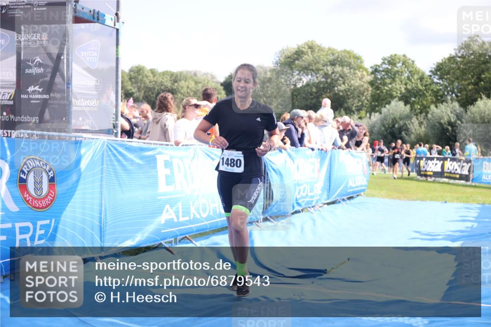 25.08.2024 - Elbe Triathlon Hamburg H.Heesch http://msf.ph/oto/6879543 25.08.2024 11:51:48 Ziel 1480, 1559, 1849 meine-sportfotos.de