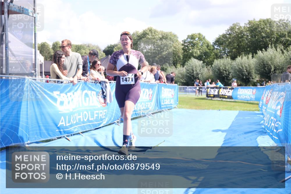 25.08.2024 - Elbe Triathlon Hamburg H.Heesch http://msf.ph/oto/6879549 25.08.2024 12:16:29 Ziel 1471, 1583, 1667 meine-sportfotos.de