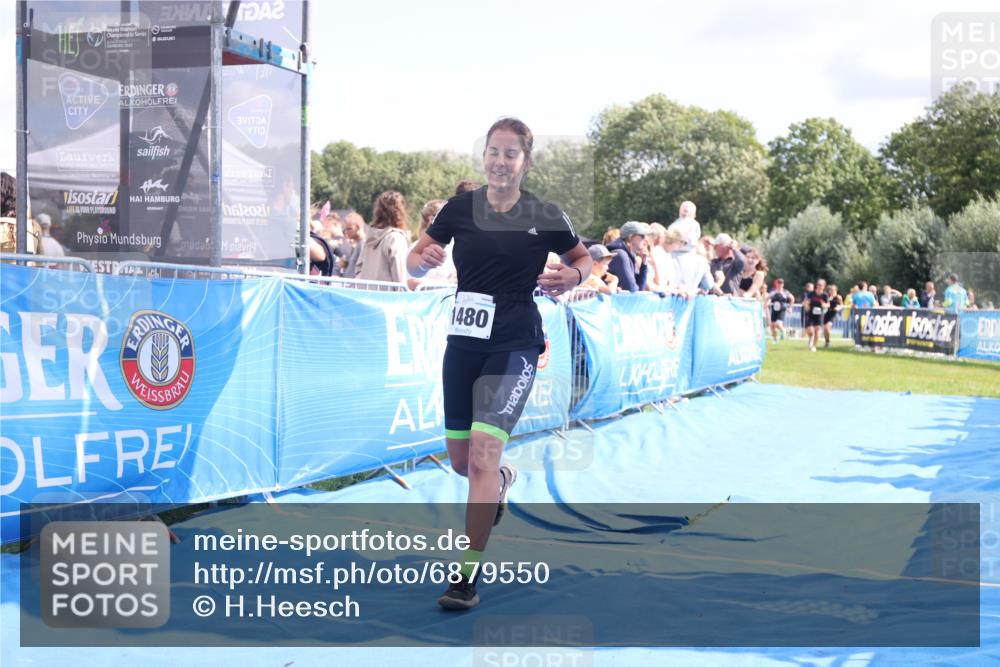 25.08.2024 - Elbe Triathlon Hamburg H.Heesch http://msf.ph/oto/6879550 25.08.2024 11:51:48 Ziel 1480, 1559, 1849 meine-sportfotos.de