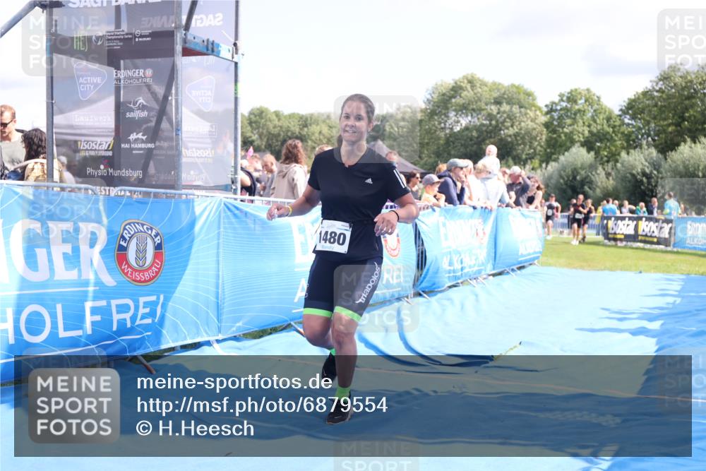 25.08.2024 - Elbe Triathlon Hamburg H.Heesch http://msf.ph/oto/6879554 25.08.2024 11:51:48 Ziel 1480, 1559, 1849 meine-sportfotos.de