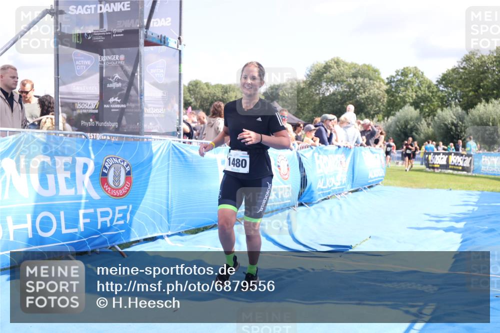 25.08.2024 - Elbe Triathlon Hamburg H.Heesch http://msf.ph/oto/6879556 25.08.2024 11:51:48 Ziel 1480, 1559, 1849 meine-sportfotos.de