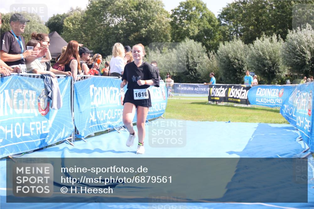25.08.2024 - Elbe Triathlon Hamburg H.Heesch http://msf.ph/oto/6879561 25.08.2024 12:16:44 Ziel 1616 meine-sportfotos.de