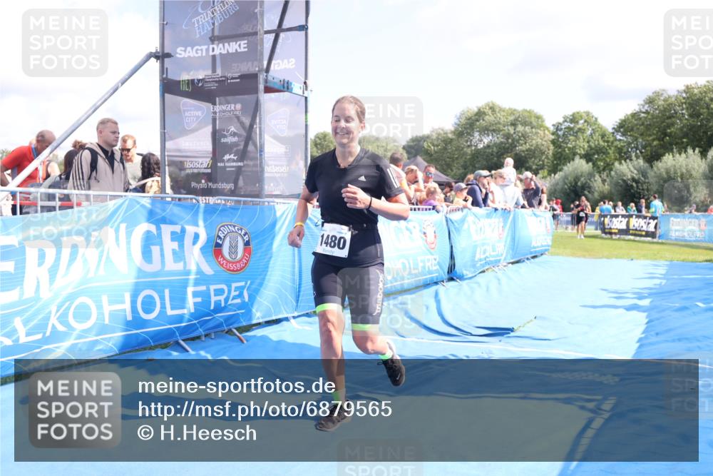 25.08.2024 - Elbe Triathlon Hamburg H.Heesch http://msf.ph/oto/6879565 25.08.2024 11:51:48 Ziel 1480, 1559, 1849 meine-sportfotos.de