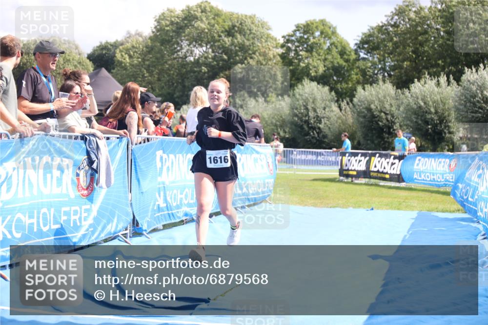 25.08.2024 - Elbe Triathlon Hamburg H.Heesch http://msf.ph/oto/6879568 25.08.2024 12:16:44 Ziel 1616 meine-sportfotos.de