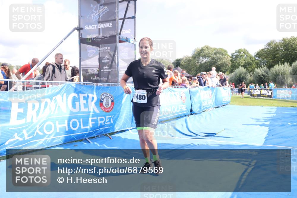 25.08.2024 - Elbe Triathlon Hamburg H.Heesch http://msf.ph/oto/6879569 25.08.2024 11:51:49 Ziel 1480, 1559, 1577, 1849 meine-sportfotos.de