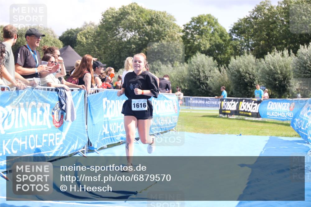 25.08.2024 - Elbe Triathlon Hamburg H.Heesch http://msf.ph/oto/6879570 25.08.2024 12:16:44 Ziel 1616 meine-sportfotos.de