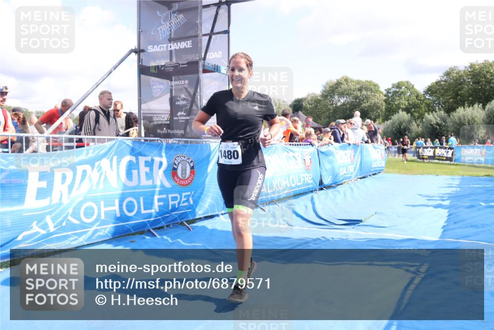25.08.2024 - Elbe Triathlon Hamburg H.Heesch http://msf.ph/oto/6879571 25.08.2024 11:51:49 Ziel 1480, 1559, 1577, 1849 meine-sportfotos.de