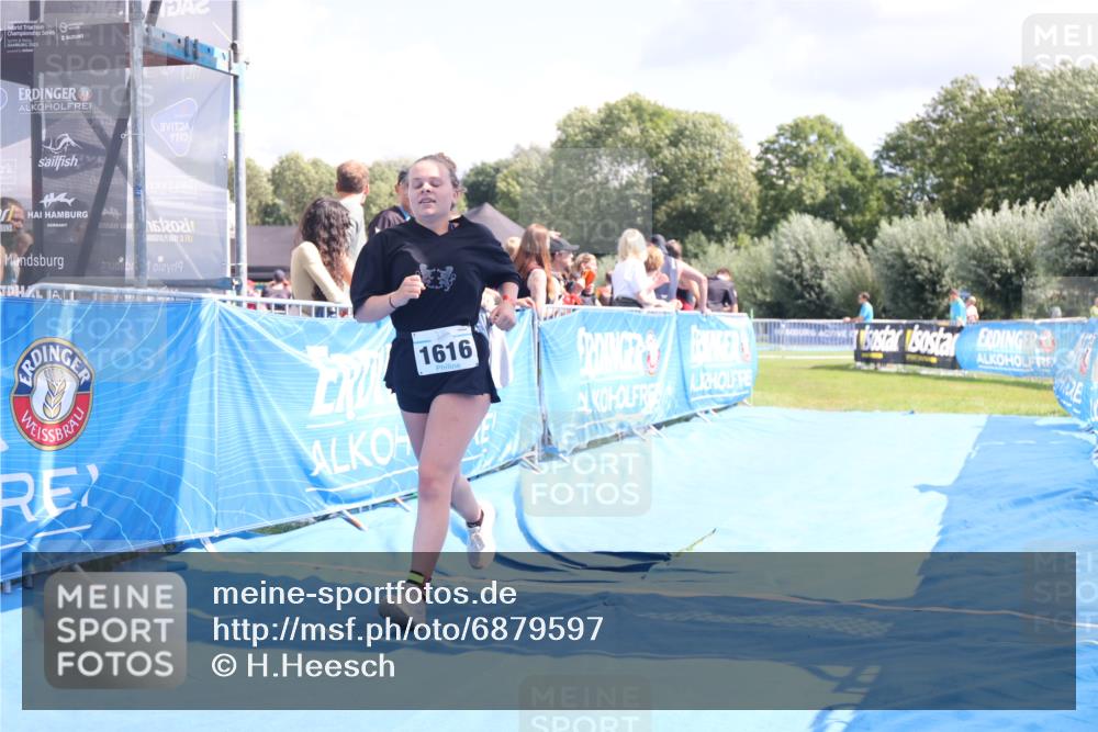 25.08.2024 - Elbe Triathlon Hamburg H.Heesch http://msf.ph/oto/6879597 25.08.2024 12:16:45 Ziel 1616 meine-sportfotos.de