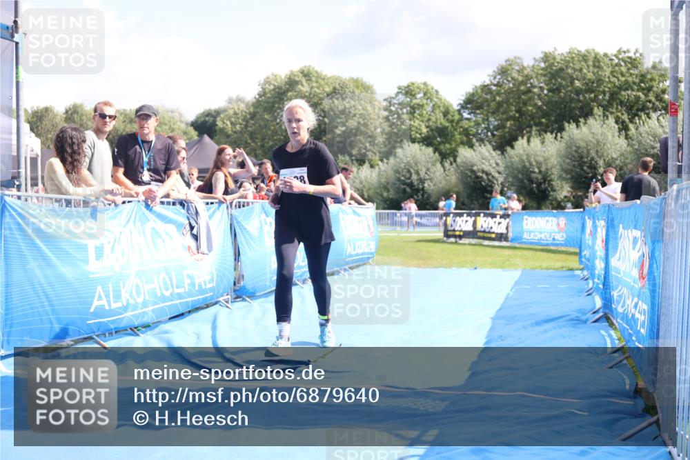 25.08.2024 - Elbe Triathlon Hamburg H.Heesch http://msf.ph/oto/6879640 25.08.2024 12:17:14 Ziel 1588 meine-sportfotos.de