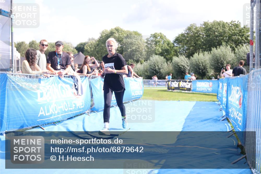 25.08.2024 - Elbe Triathlon Hamburg H.Heesch http://msf.ph/oto/6879642 25.08.2024 12:17:14 Ziel 1588 meine-sportfotos.de