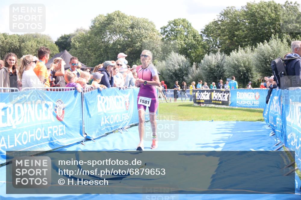 25.08.2024 - Elbe Triathlon Hamburg H.Heesch http://msf.ph/oto/6879653 25.08.2024 11:52:03 Ziel 750, 1577, 1581, 1849 meine-sportfotos.de