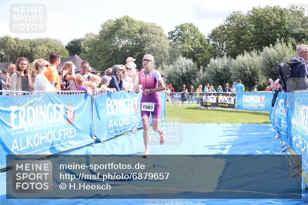 25.08.2024 - Elbe Triathlon Hamburg H.Heesch http://msf.ph/oto/6879657 25.08.2024 11:52:03 Ziel 750, 1577, 1581, 1849 meine-sportfotos.de