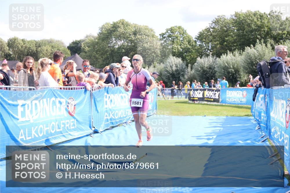 25.08.2024 - Elbe Triathlon Hamburg H.Heesch http://msf.ph/oto/6879661 25.08.2024 11:52:03 Ziel 750, 1577, 1581, 1849 meine-sportfotos.de