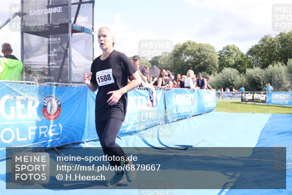 25.08.2024 - Elbe Triathlon Hamburg H.Heesch http://msf.ph/oto/6879667 25.08.2024 12:17:15 Ziel 1588 meine-sportfotos.de