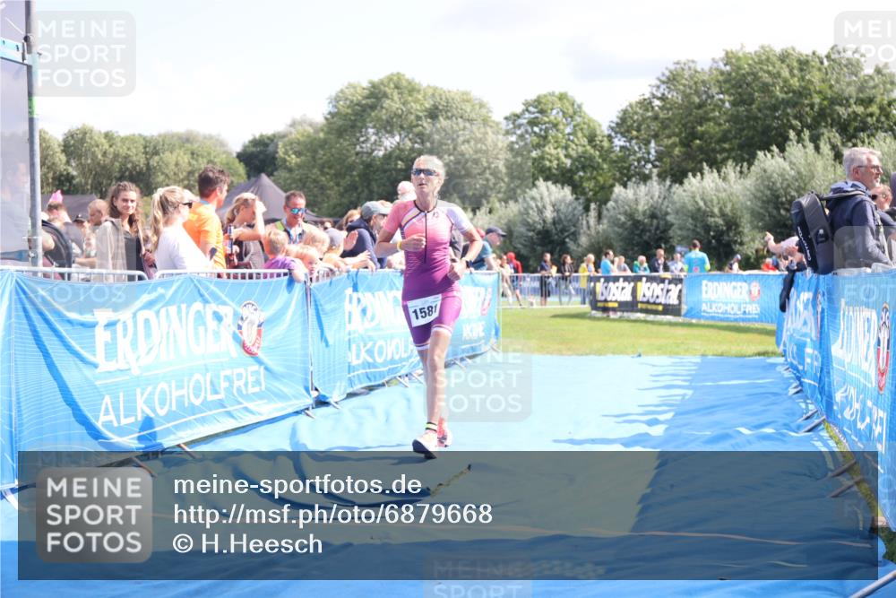 25.08.2024 - Elbe Triathlon Hamburg H.Heesch http://msf.ph/oto/6879668 25.08.2024 11:52:03 Ziel 750, 1577, 1581, 1849 meine-sportfotos.de