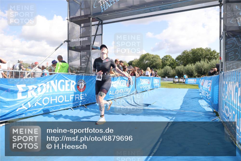 25.08.2024 - Elbe Triathlon Hamburg H.Heesch http://msf.ph/oto/6879696 25.08.2024 12:17:26 Ziel 1669 meine-sportfotos.de