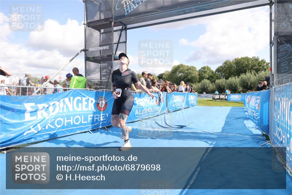 25.08.2024 - Elbe Triathlon Hamburg H.Heesch http://msf.ph/oto/6879698 25.08.2024 12:17:26 Ziel 1669 meine-sportfotos.de