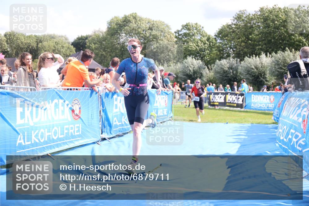 25.08.2024 - Elbe Triathlon Hamburg H.Heesch http://msf.ph/oto/6879711 25.08.2024 11:52:18 Ziel 520, 1521 meine-sportfotos.de