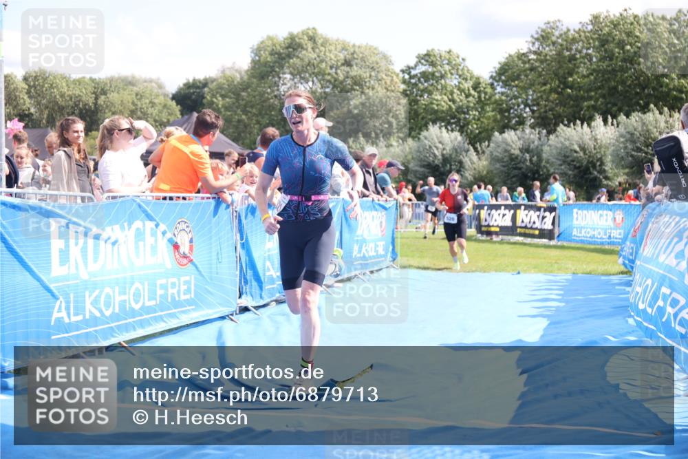 25.08.2024 - Elbe Triathlon Hamburg H.Heesch http://msf.ph/oto/6879713 25.08.2024 11:52:19 Ziel 520, 787, 1521 meine-sportfotos.de