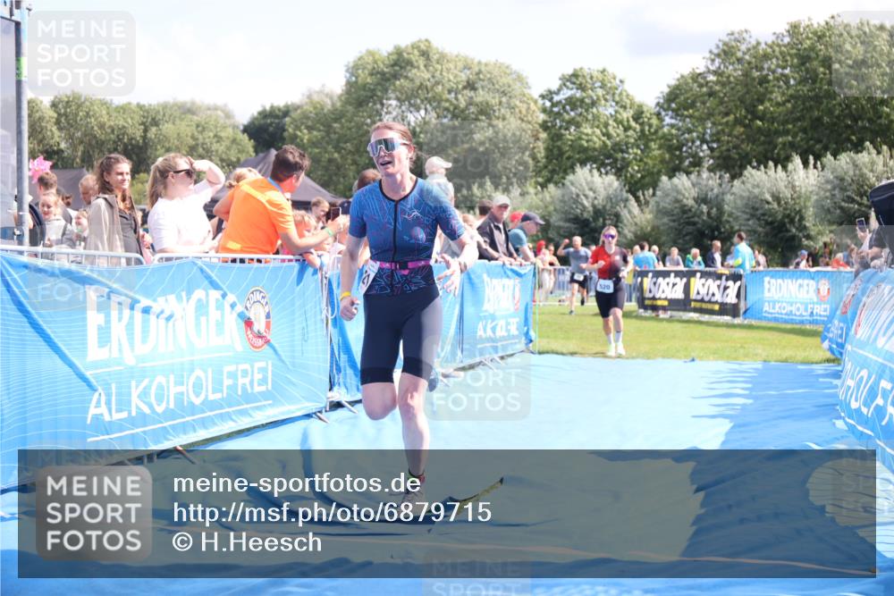 25.08.2024 - Elbe Triathlon Hamburg H.Heesch http://msf.ph/oto/6879715 25.08.2024 11:52:19 Ziel 520, 787, 1521 meine-sportfotos.de
