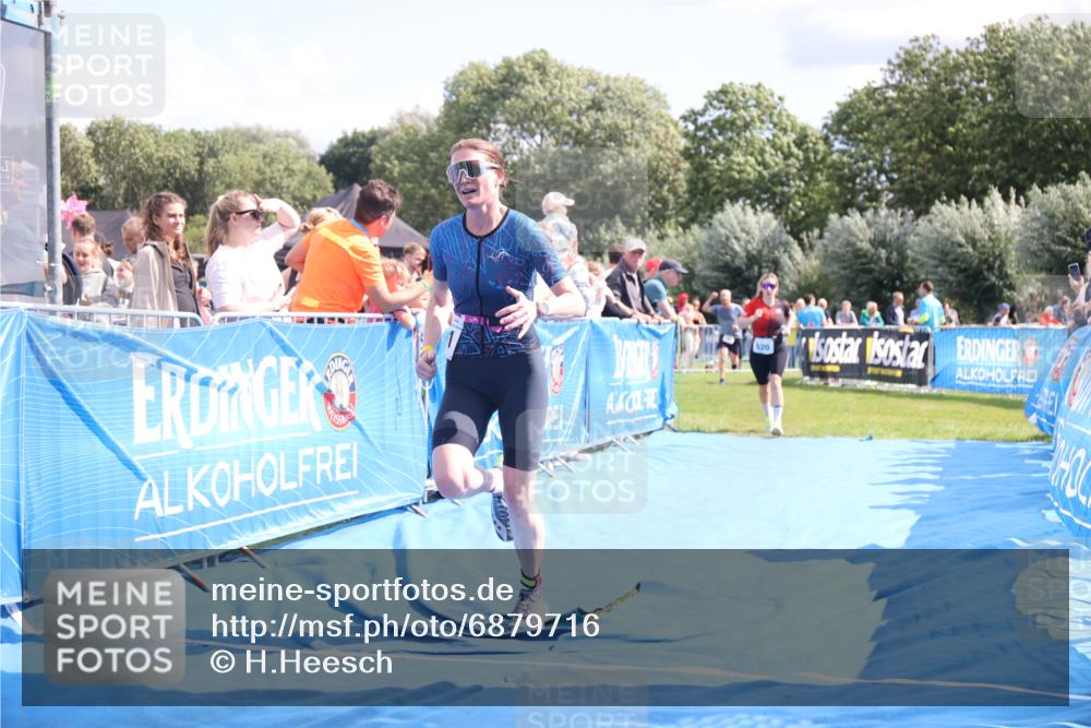 25.08.2024 - Elbe Triathlon Hamburg H.Heesch http://msf.ph/oto/6879716 25.08.2024 11:52:19 Ziel 520, 787, 1521 meine-sportfotos.de