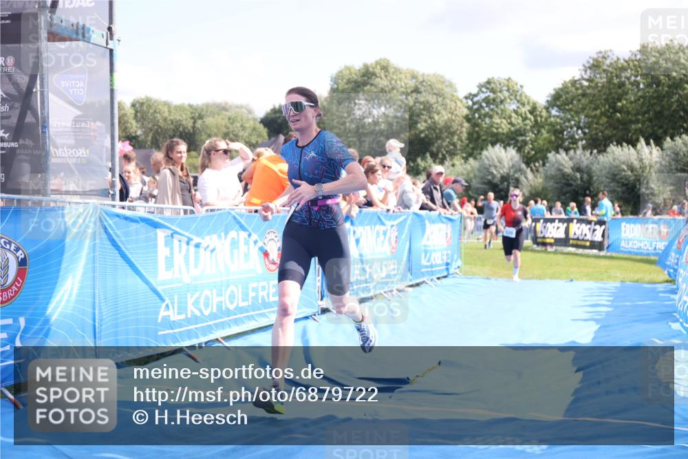 25.08.2024 - Elbe Triathlon Hamburg H.Heesch http://msf.ph/oto/6879722 25.08.2024 11:52:19 Ziel 520, 787, 1521 meine-sportfotos.de