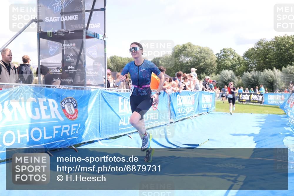 25.08.2024 - Elbe Triathlon Hamburg H.Heesch http://msf.ph/oto/6879731 25.08.2024 11:52:19 Ziel 520, 787, 1521 meine-sportfotos.de