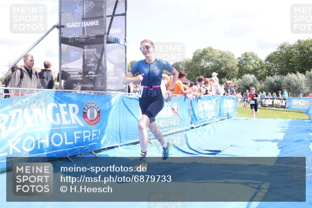 25.08.2024 - Elbe Triathlon Hamburg H.Heesch http://msf.ph/oto/6879733 25.08.2024 11:52:19 Ziel 520, 787, 1521 meine-sportfotos.de