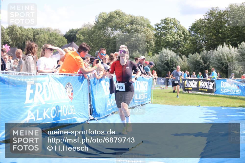 25.08.2024 - Elbe Triathlon Hamburg H.Heesch http://msf.ph/oto/6879743 25.08.2024 11:52:21 Ziel 520, 787, 1521 meine-sportfotos.de