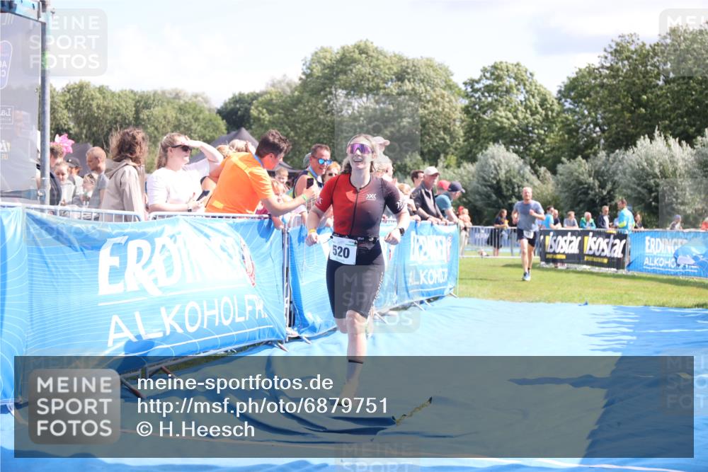 25.08.2024 - Elbe Triathlon Hamburg H.Heesch http://msf.ph/oto/6879751 25.08.2024 11:52:22 Ziel 520, 787, 1521 meine-sportfotos.de