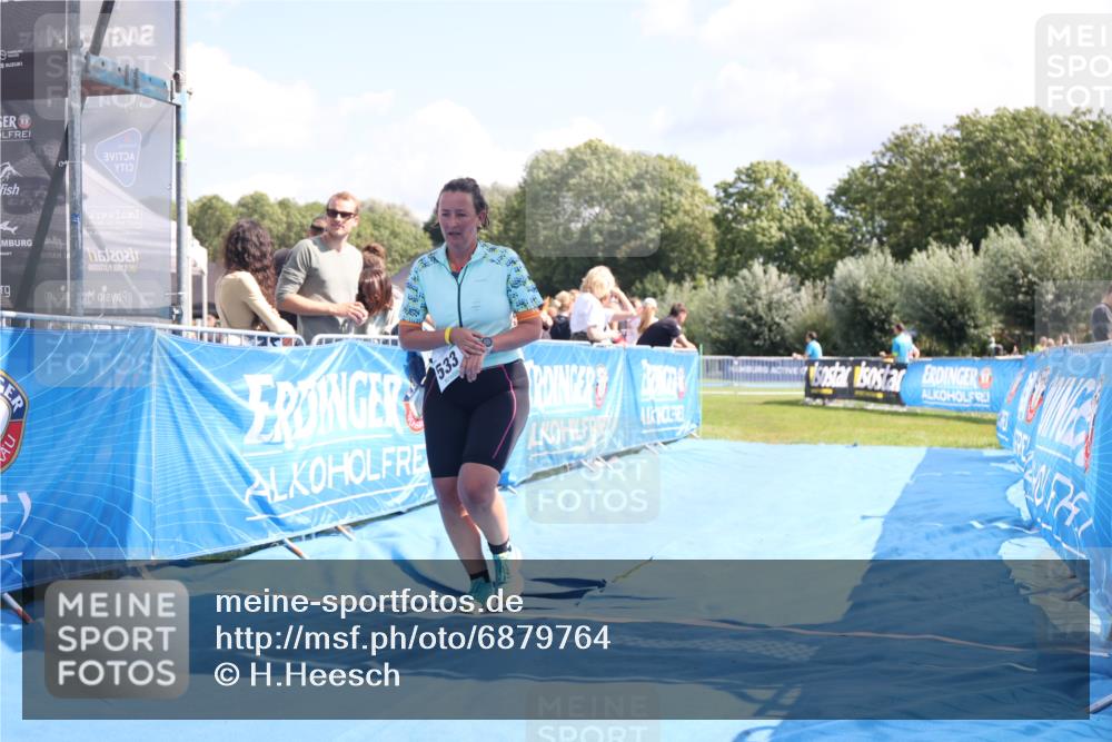25.08.2024 - Elbe Triathlon Hamburg H.Heesch http://msf.ph/oto/6879764 25.08.2024 12:18:15 Ziel 533 meine-sportfotos.de