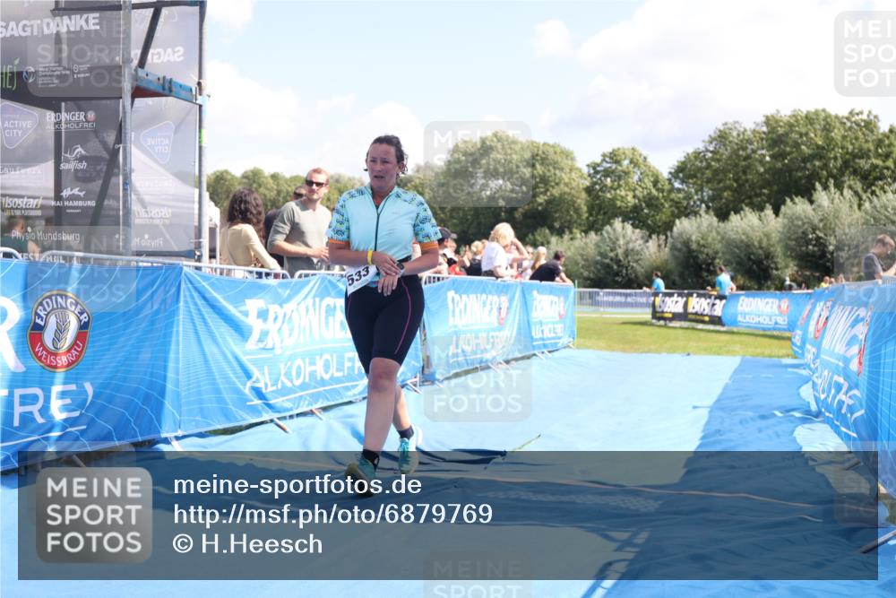 25.08.2024 - Elbe Triathlon Hamburg H.Heesch http://msf.ph/oto/6879769 25.08.2024 12:18:15 Ziel 533 meine-sportfotos.de