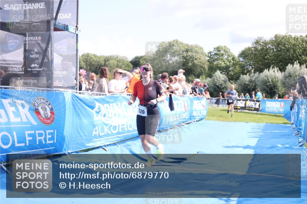 25.08.2024 - Elbe Triathlon Hamburg H.Heesch http://msf.ph/oto/6879770 25.08.2024 11:52:22 Ziel 520, 787, 1521 meine-sportfotos.de